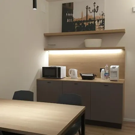 Frühstückspension Fragilerooms 3*