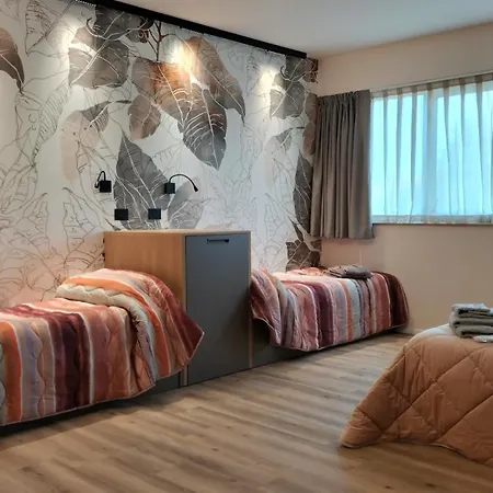 Fragilerooms فندق مبيت وإفطار